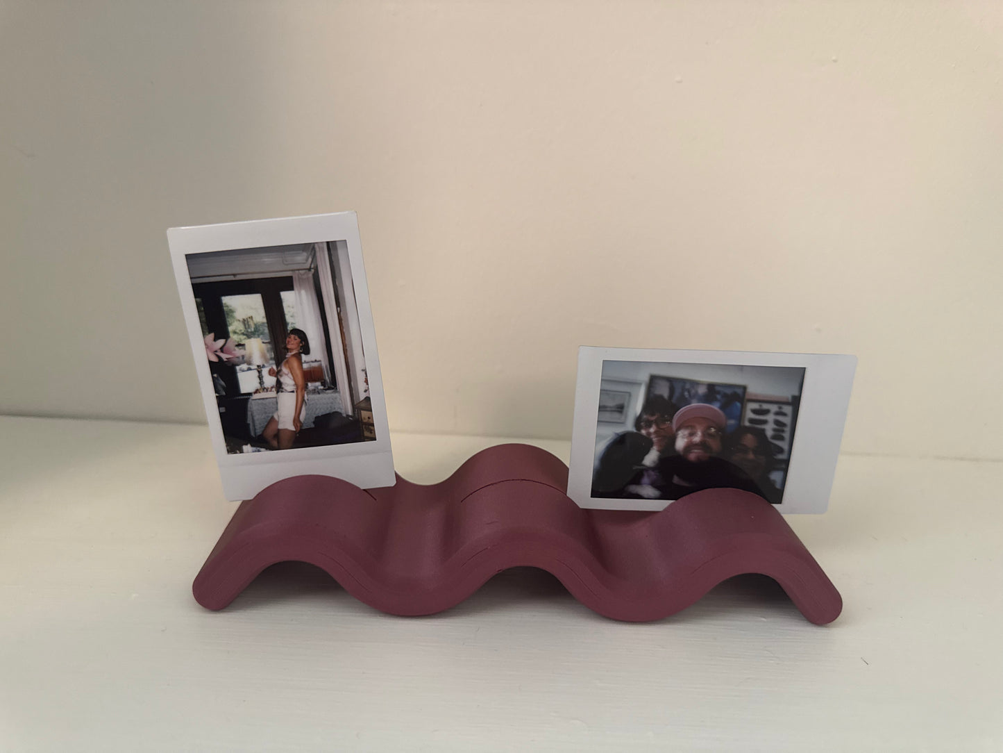 Squiggle Photo Holder