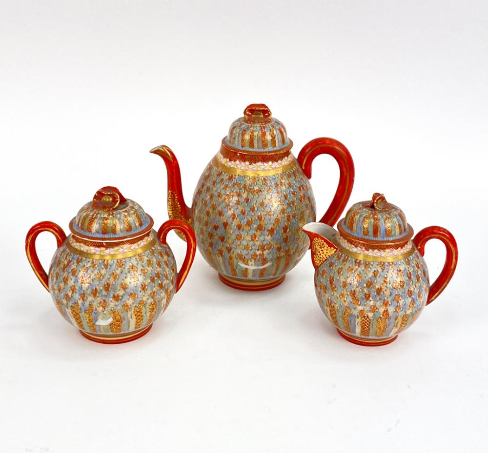 Kutani ‘Thousand Faces’ Porcelain Teapot Set
