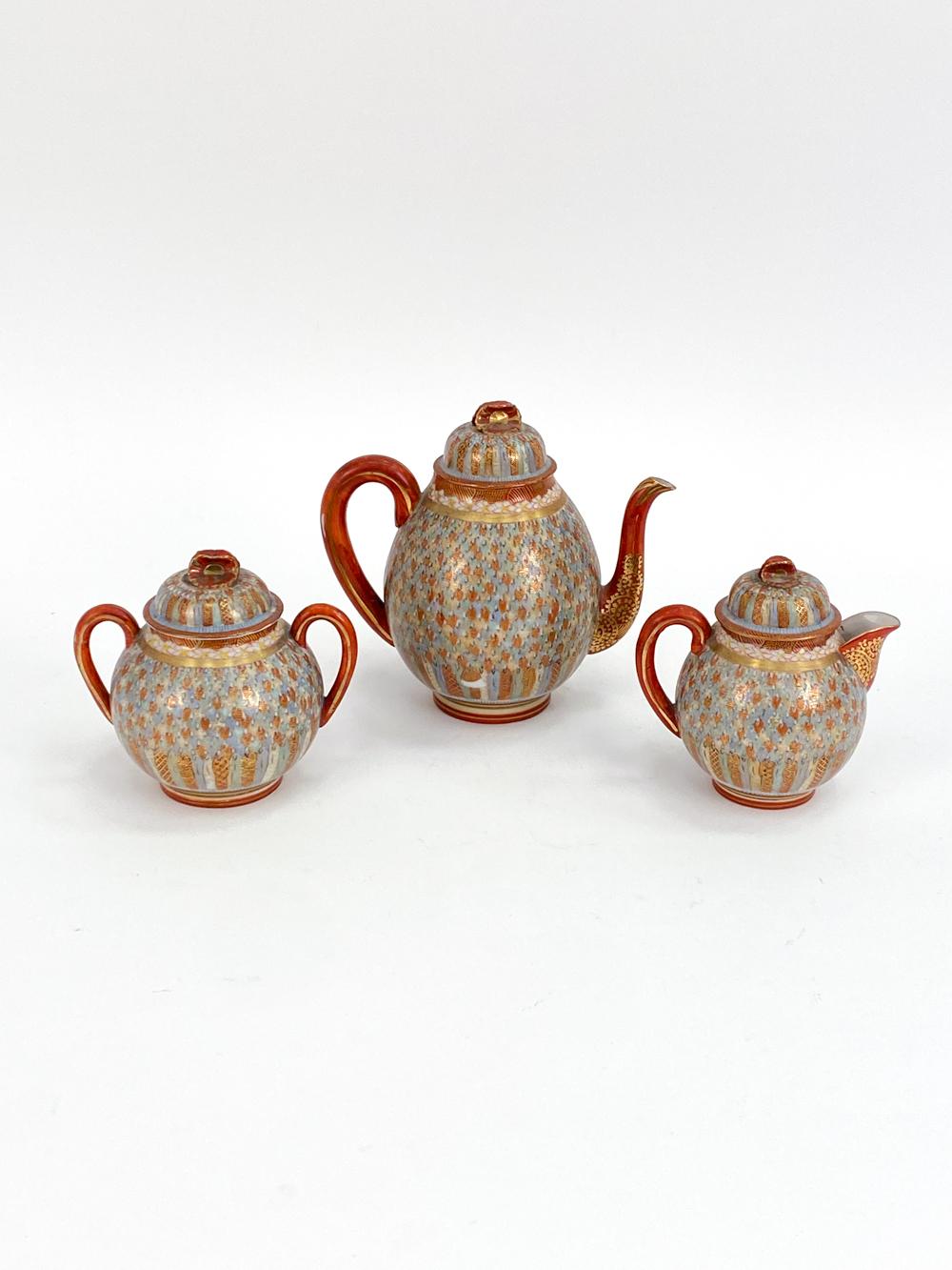 Kutani ‘Thousand Faces’ Porcelain Teapot Set