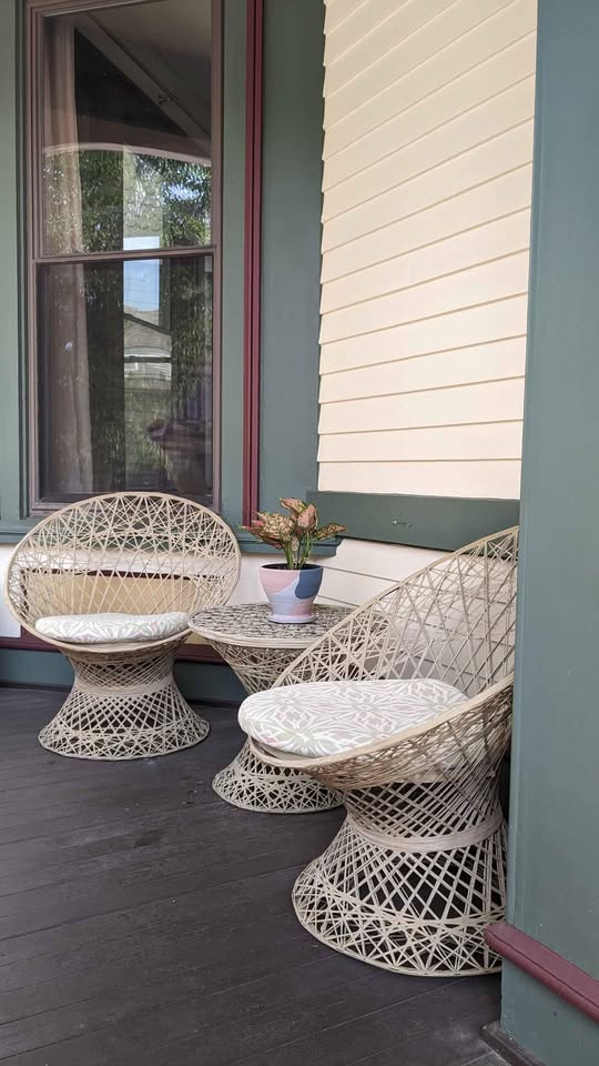 Russell Woodard Patio Set
