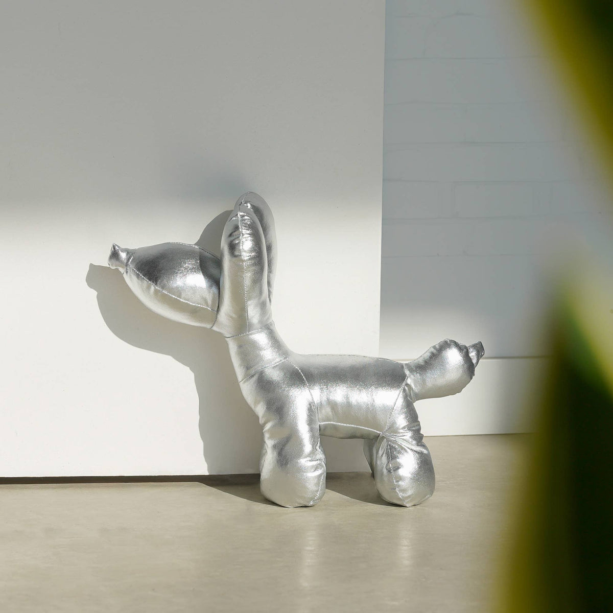 SILVER  BALLOON DOG DOORSTOP