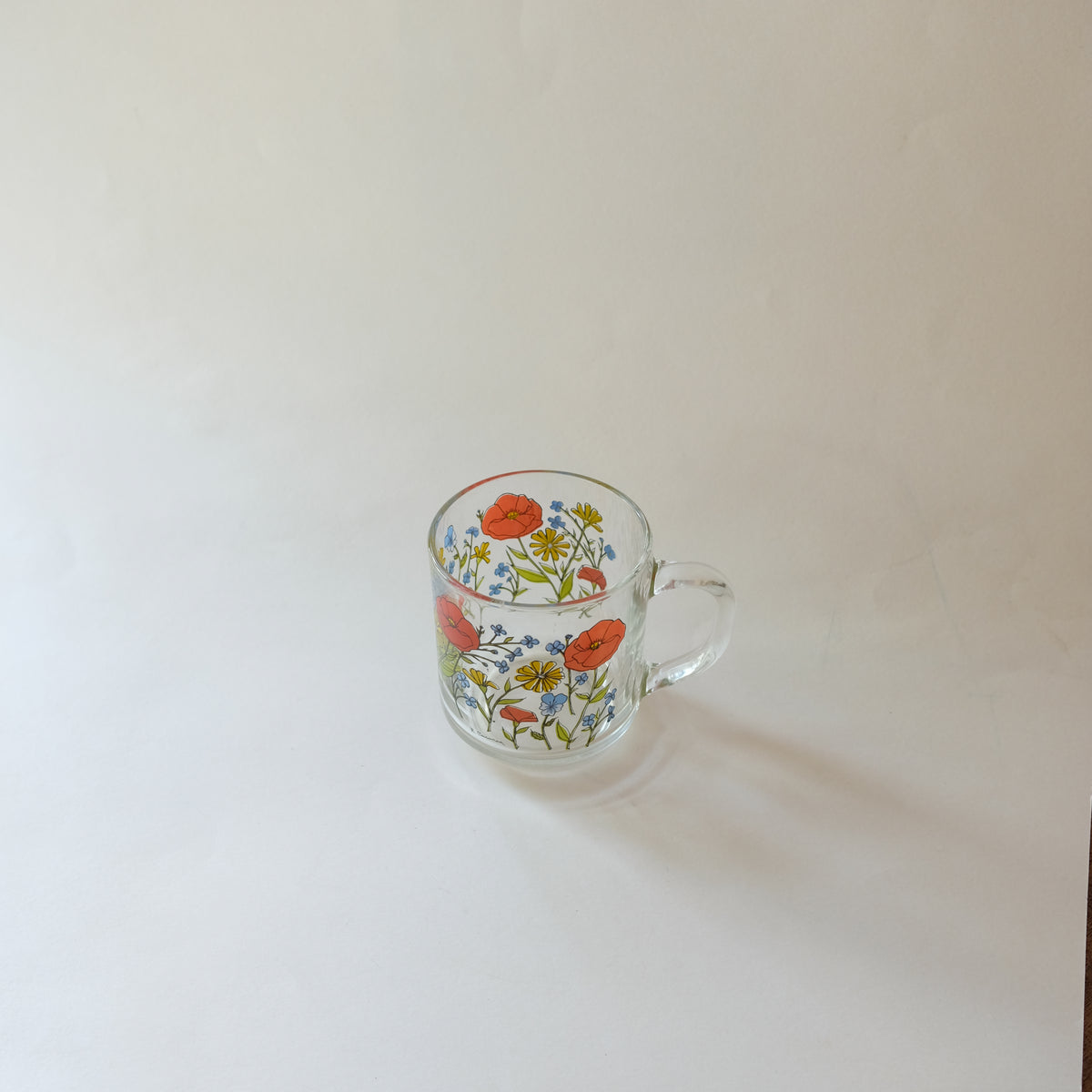 French Vintage 70s Glass Mugs with Wildflower Motifs by Arcoroc
