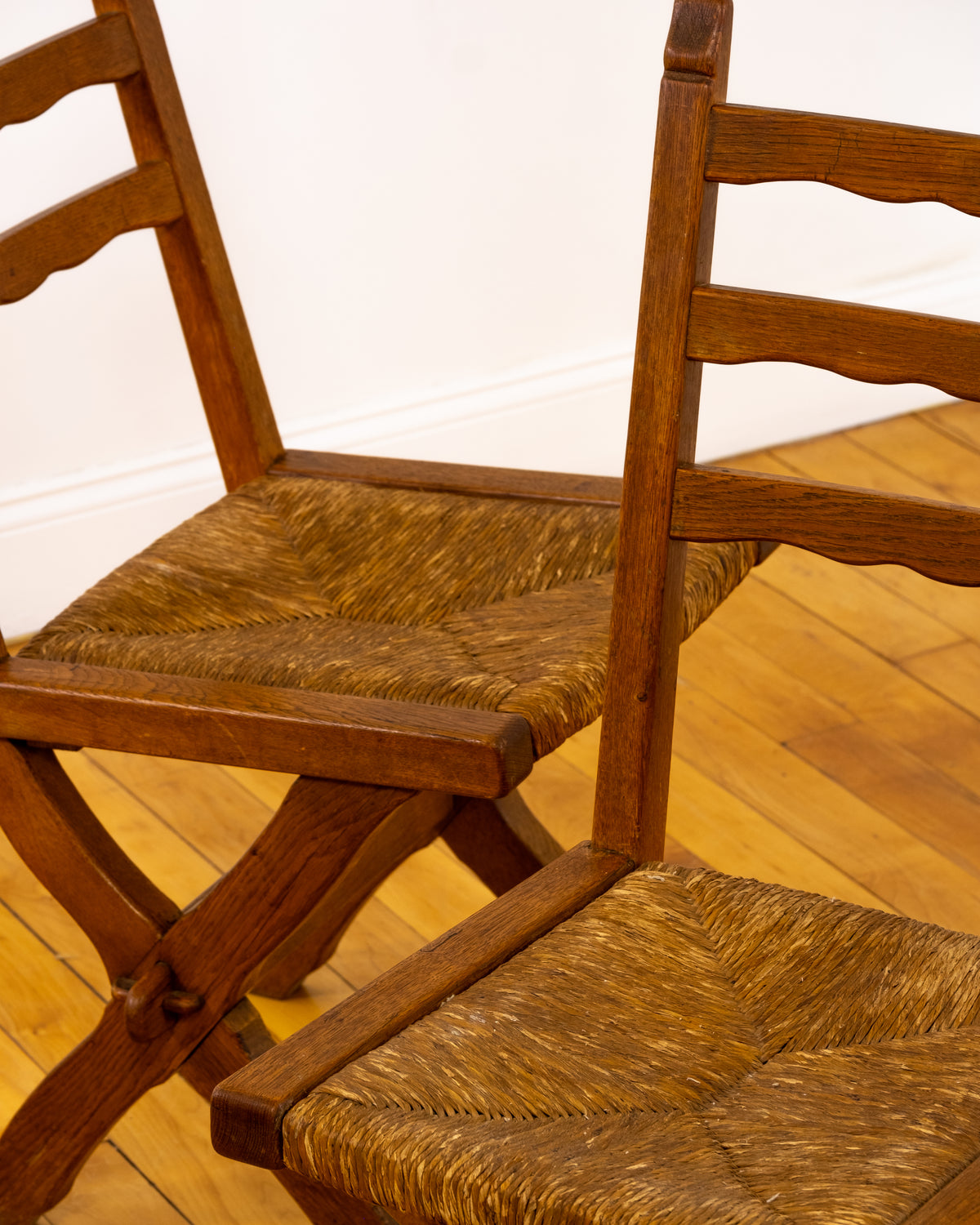 Set of 4 Vintage French Country Oak X-Legged Dining Chairs with Rush Seats