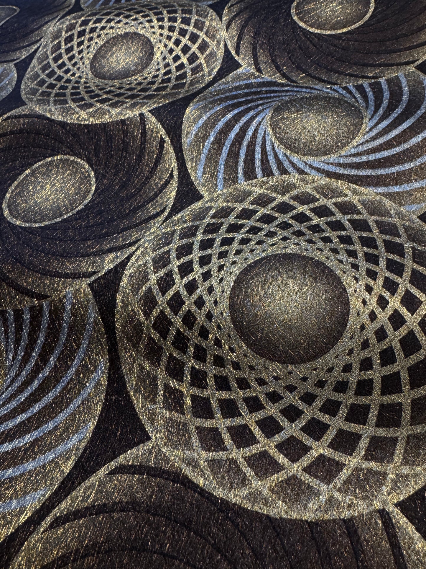 Spirograph Metallic Wallpaper