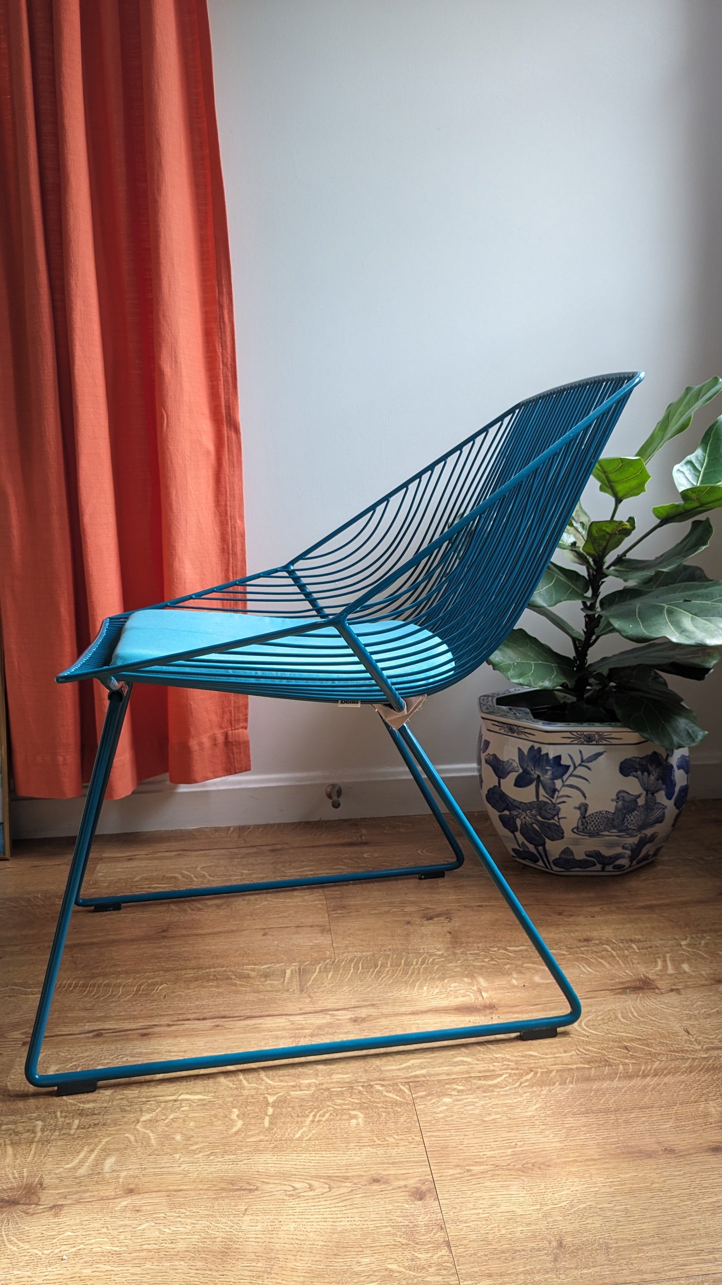 Turquoise Bend Wire Chair