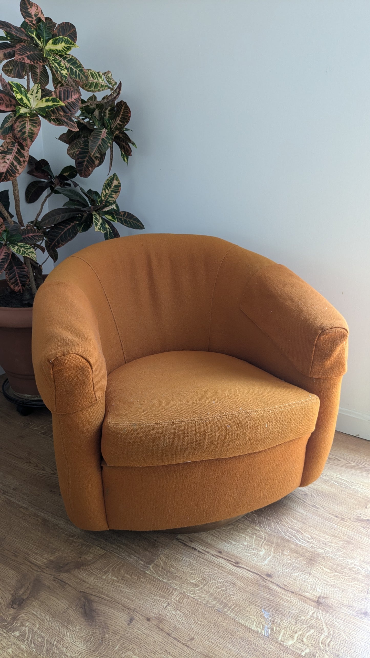 Milo Baughman for Thayer Coggin "Roxy" Swivel Chair