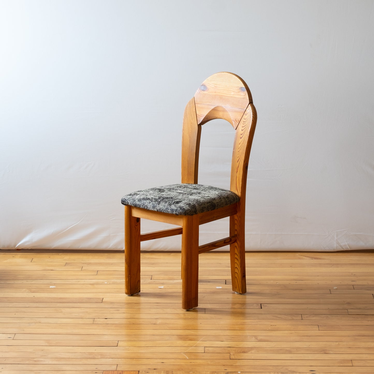 Scandinavian Scalloped Back Pine Dining Chairs (set of 6)