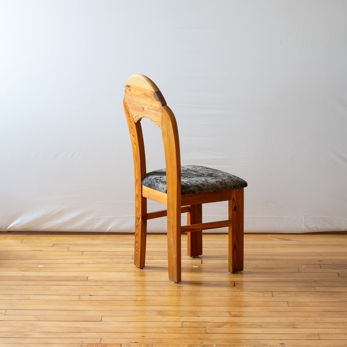 Scandinavian Scalloped Back Pine Dining Chairs (set of 6)