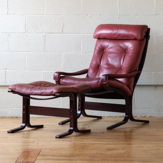 Westnofa "Siesta" Lounge Chair and Ottoman in Rouge Leather